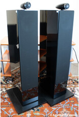 B&W B&W 702 S2 Floorstanding Speakers USED