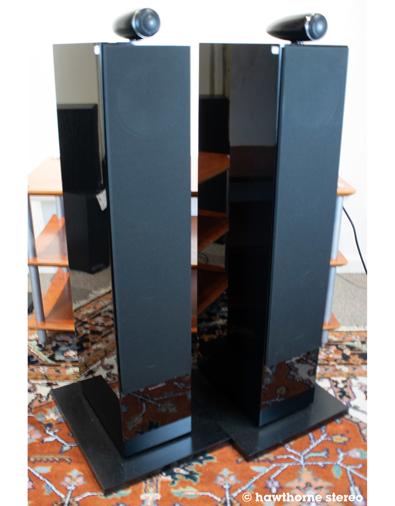 B&W B&W 702 S2 Floorstanding Speakers USED