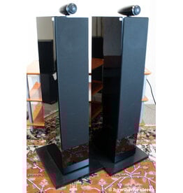 B&W B&W 702 S2 Floorstanding Speakers USED
