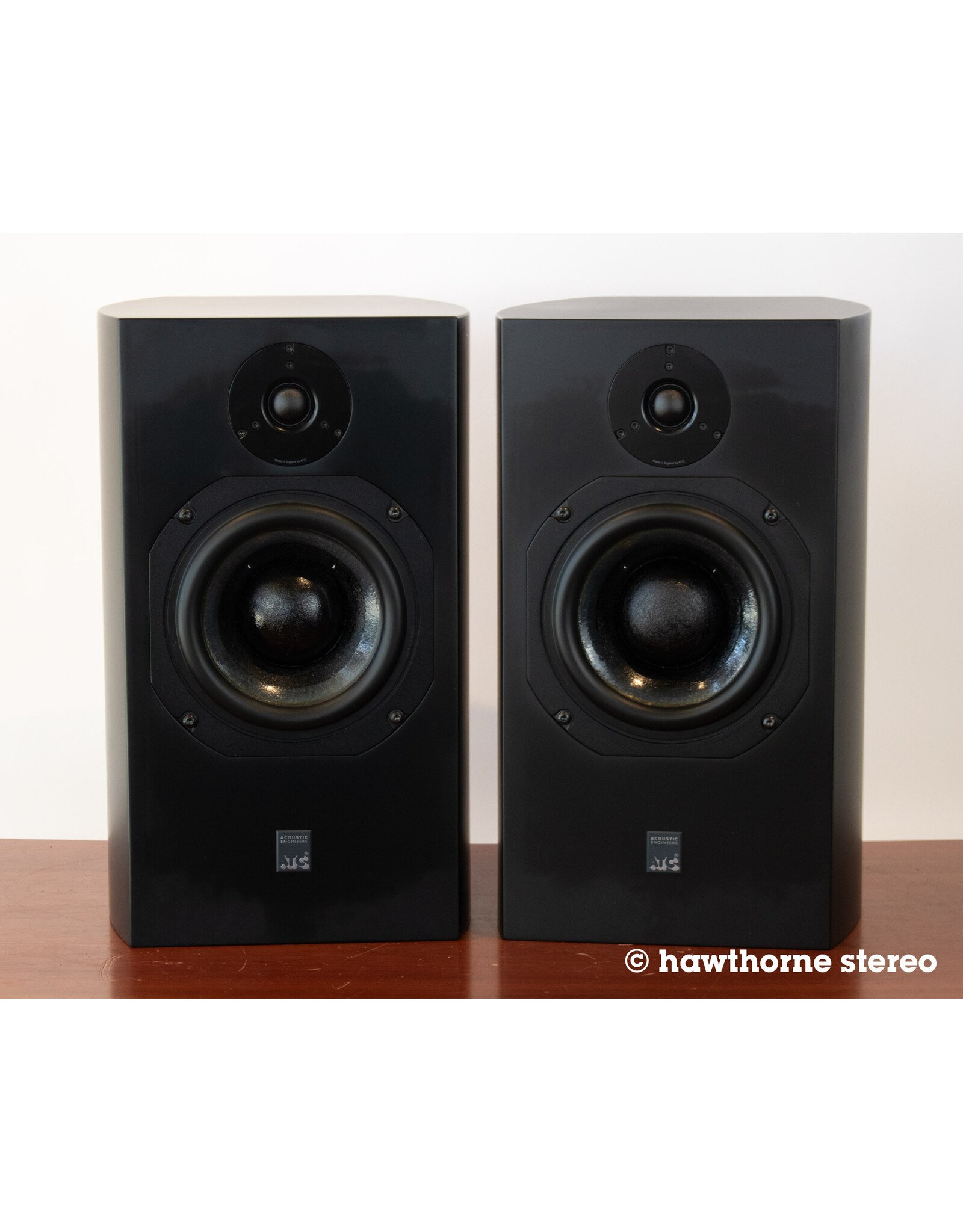 ATC ATC SCM19v2 Black Bookshelf Speakers USED
