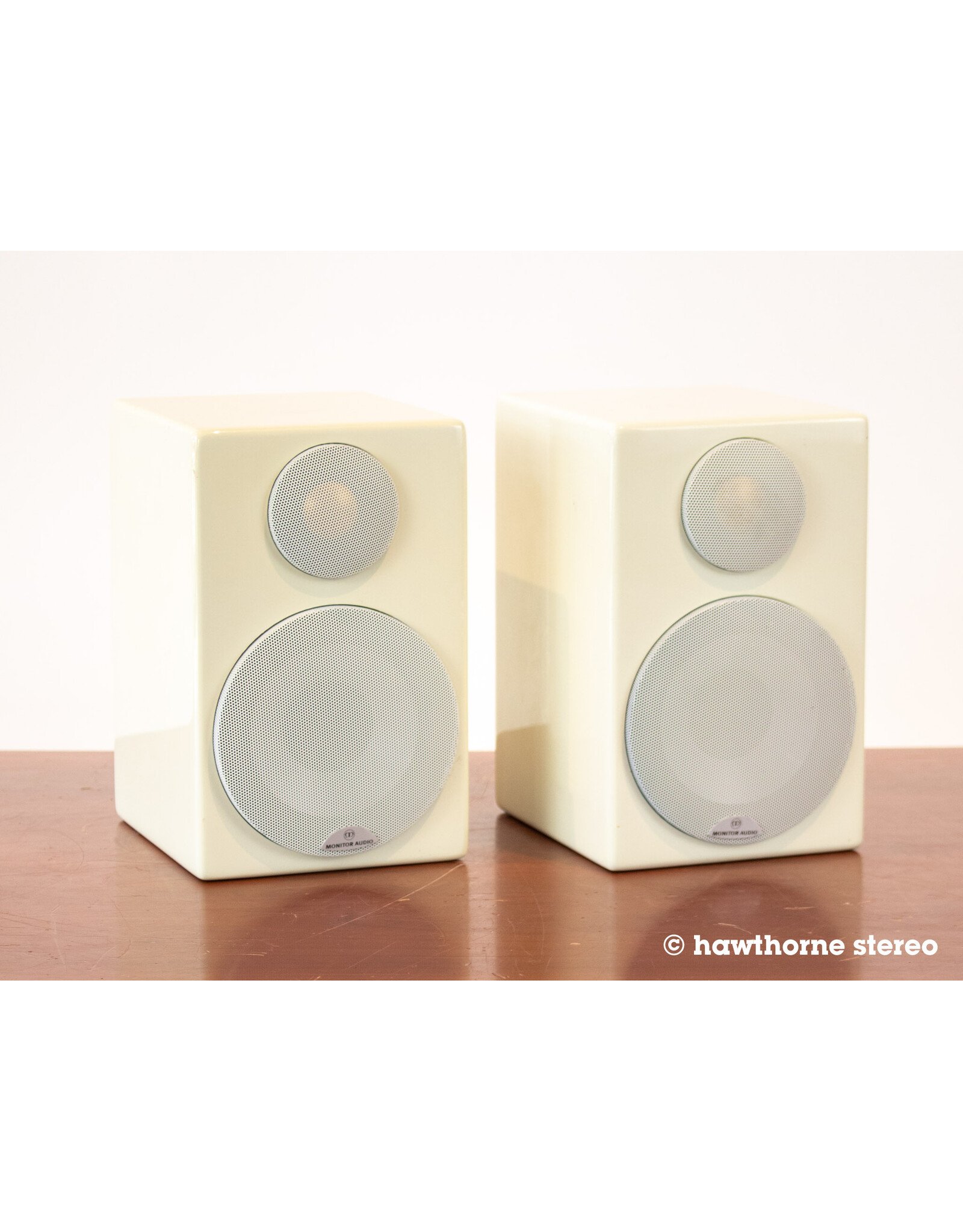 Monitor Audio Monitor Audio Radius 90 Bookshelf Speakers USED