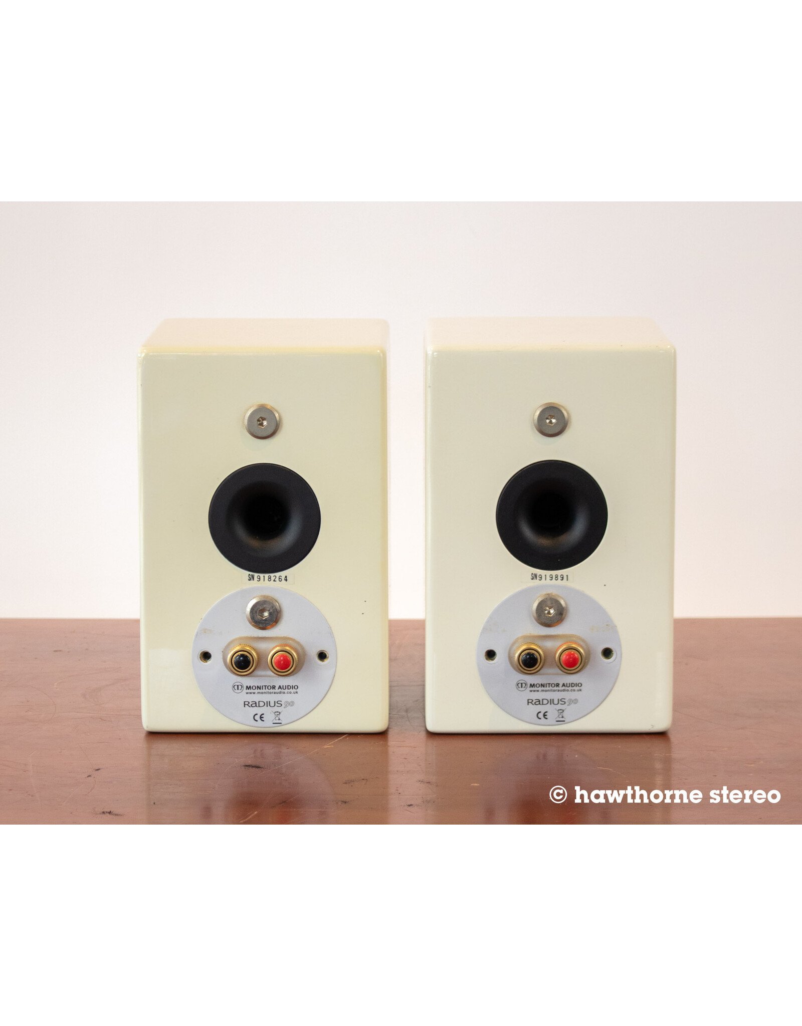 Monitor Audio Monitor Audio Radius 90 Bookshelf Speakers USED