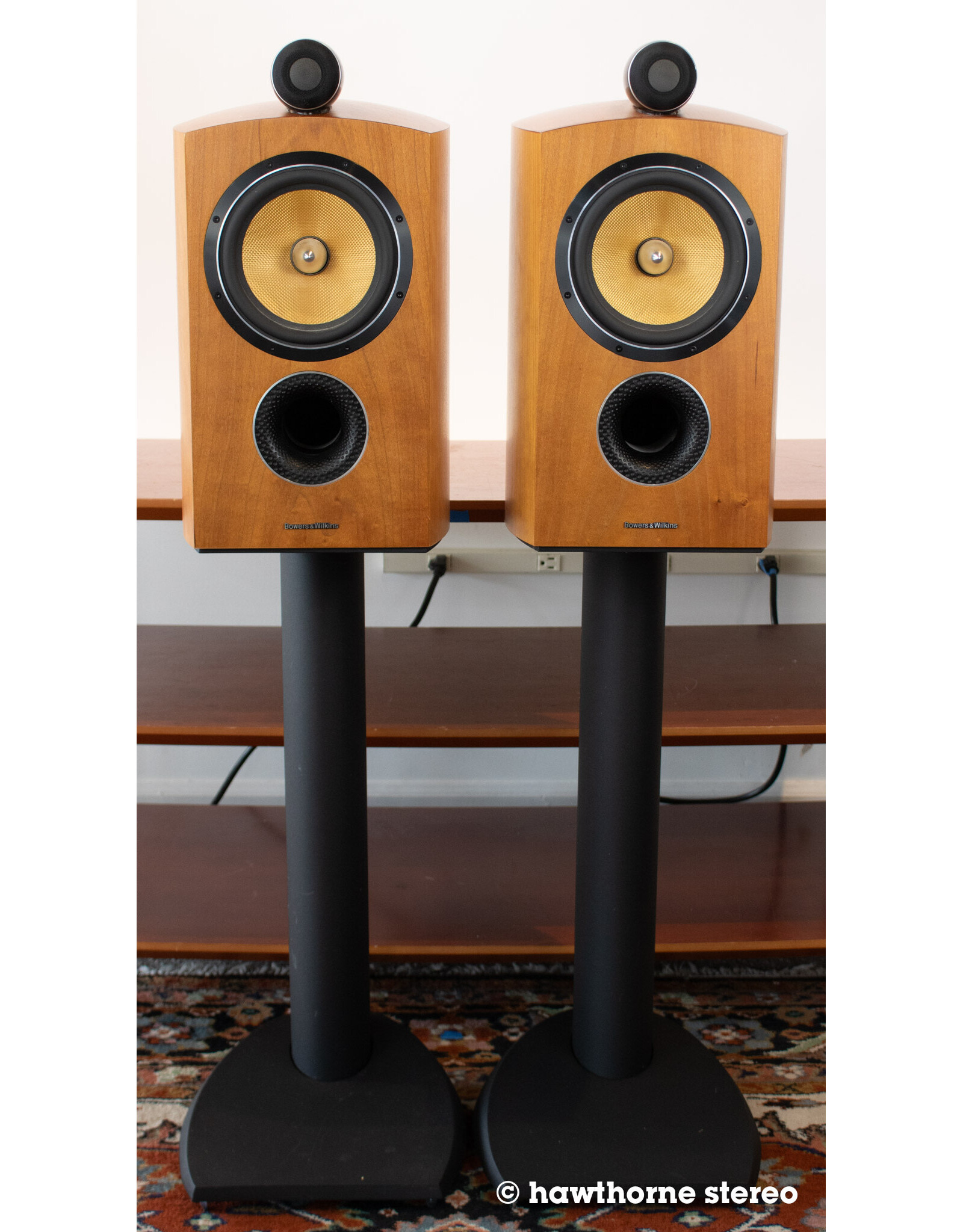 B&W B&W 805 Diamond Bookshelf Speakers USED