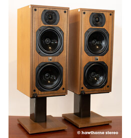 B&W B&W DM1400 Floorstanding Speakers USED