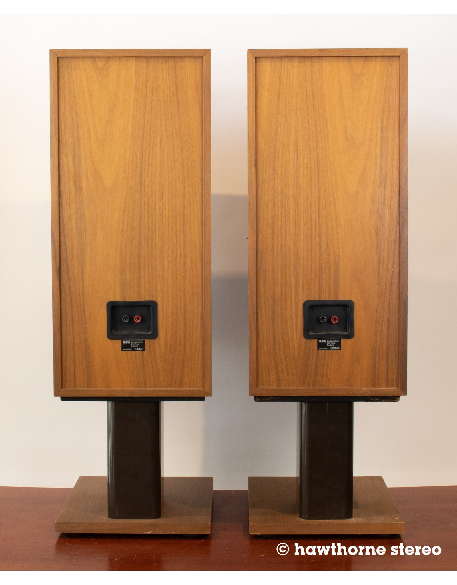 B&W B&W DM1400 Floorstanding Speakers USED