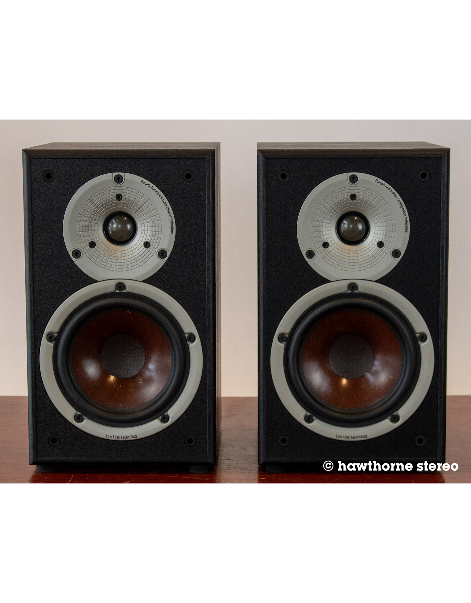 Dali Dali Spektor 2 Bookshelf Speakers USED
