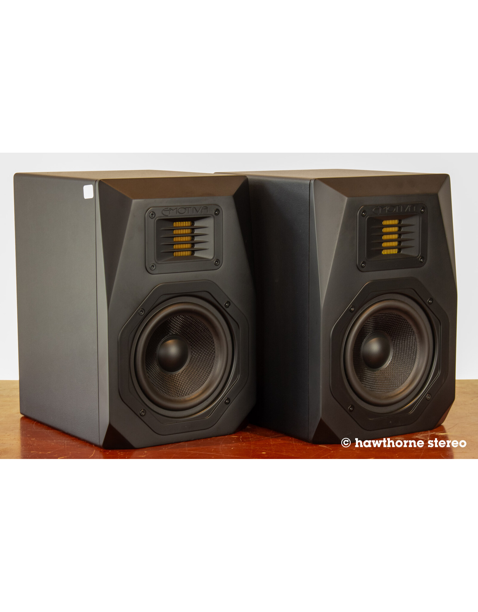 Emotiva Emotiva Airmotiv B1 Bookshelf Speakers USED