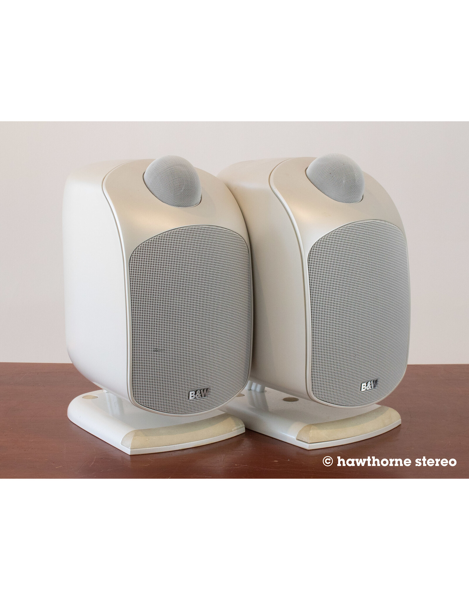 B&W B&W LM1 Bookshelf Speakers USED