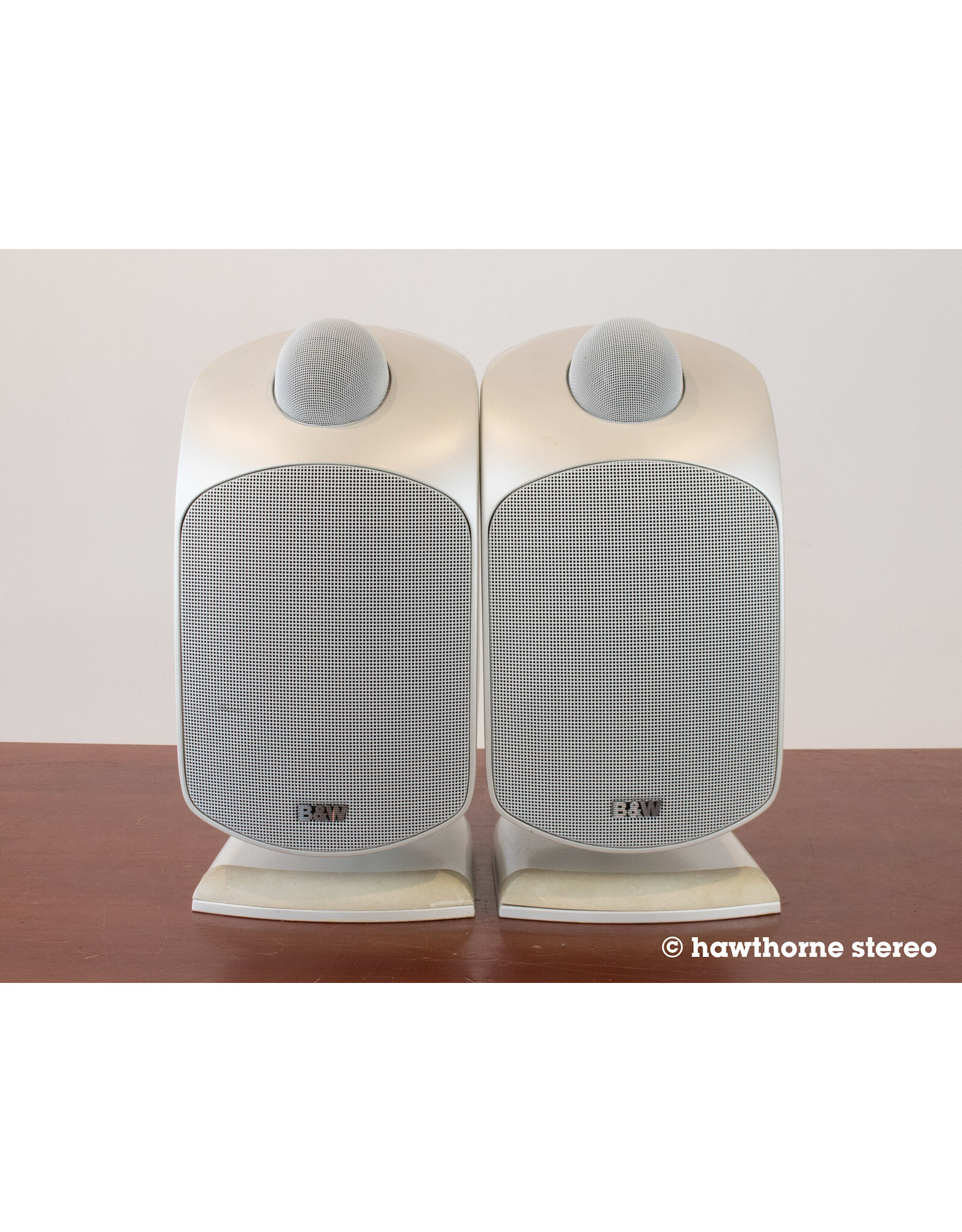 B&W B&W LM1 Bookshelf Speakers USED
