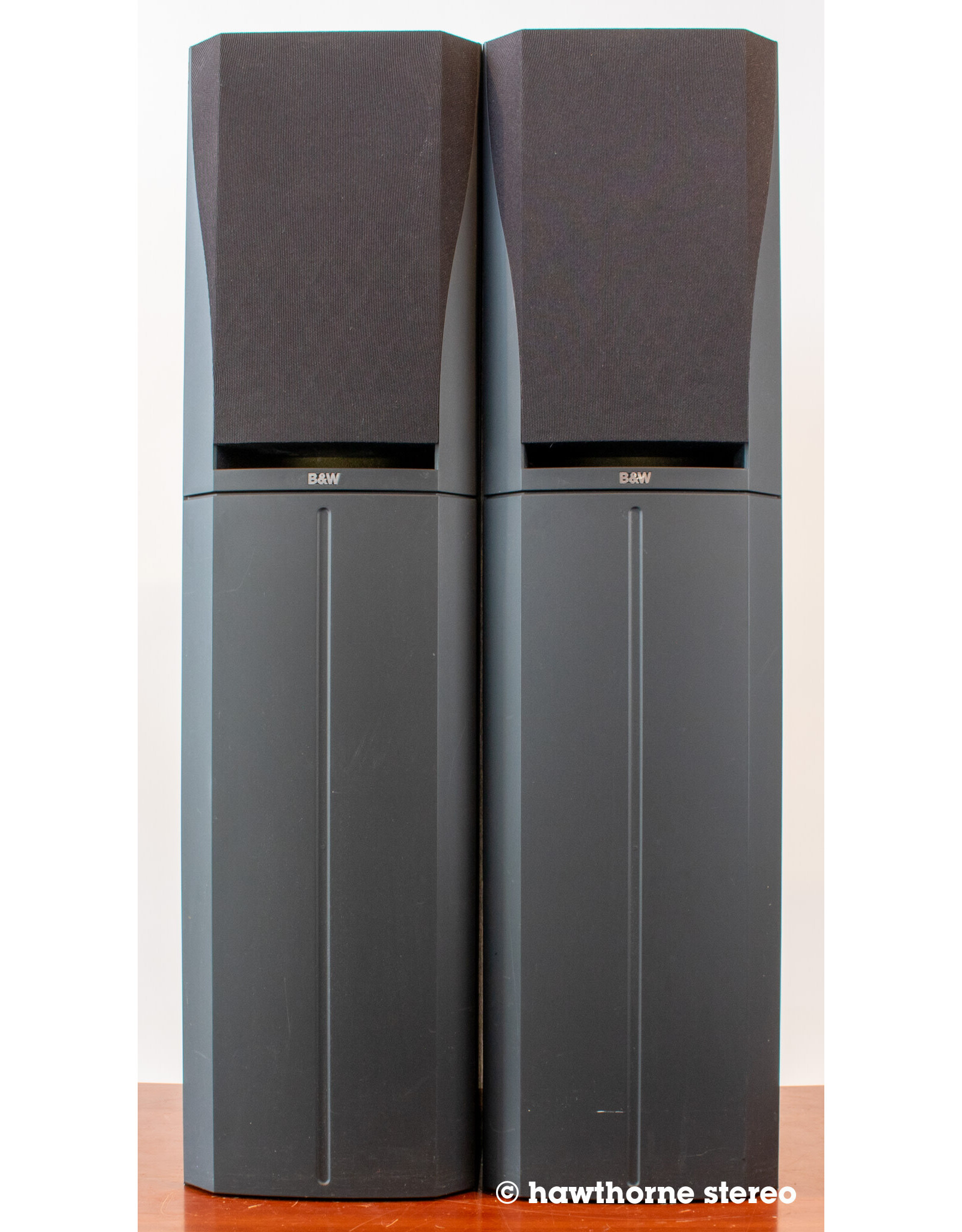 B&W B&W DM305 Floorstanding Speakers USED