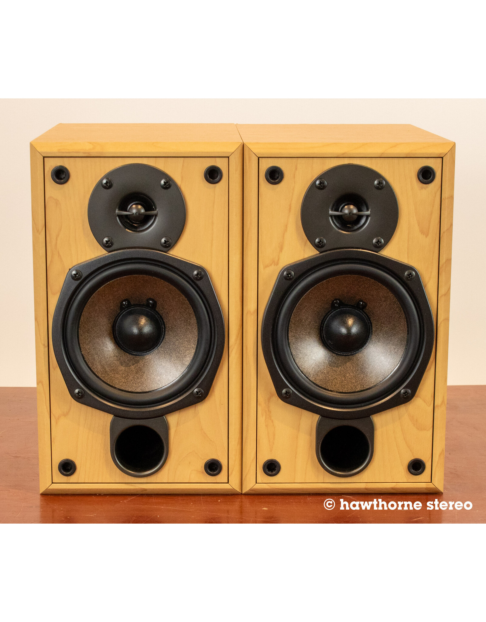 Onkyo Onkyo D-N5TX Bookshelf Speakers USED