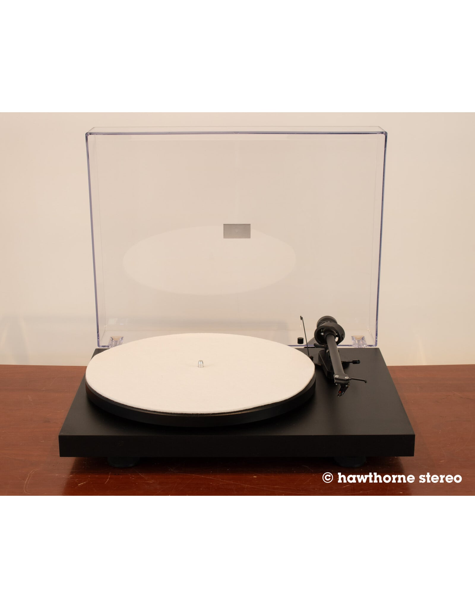 Pro-Ject Pro-Ject Debut III (Ortofon OM5E) Turntable USED