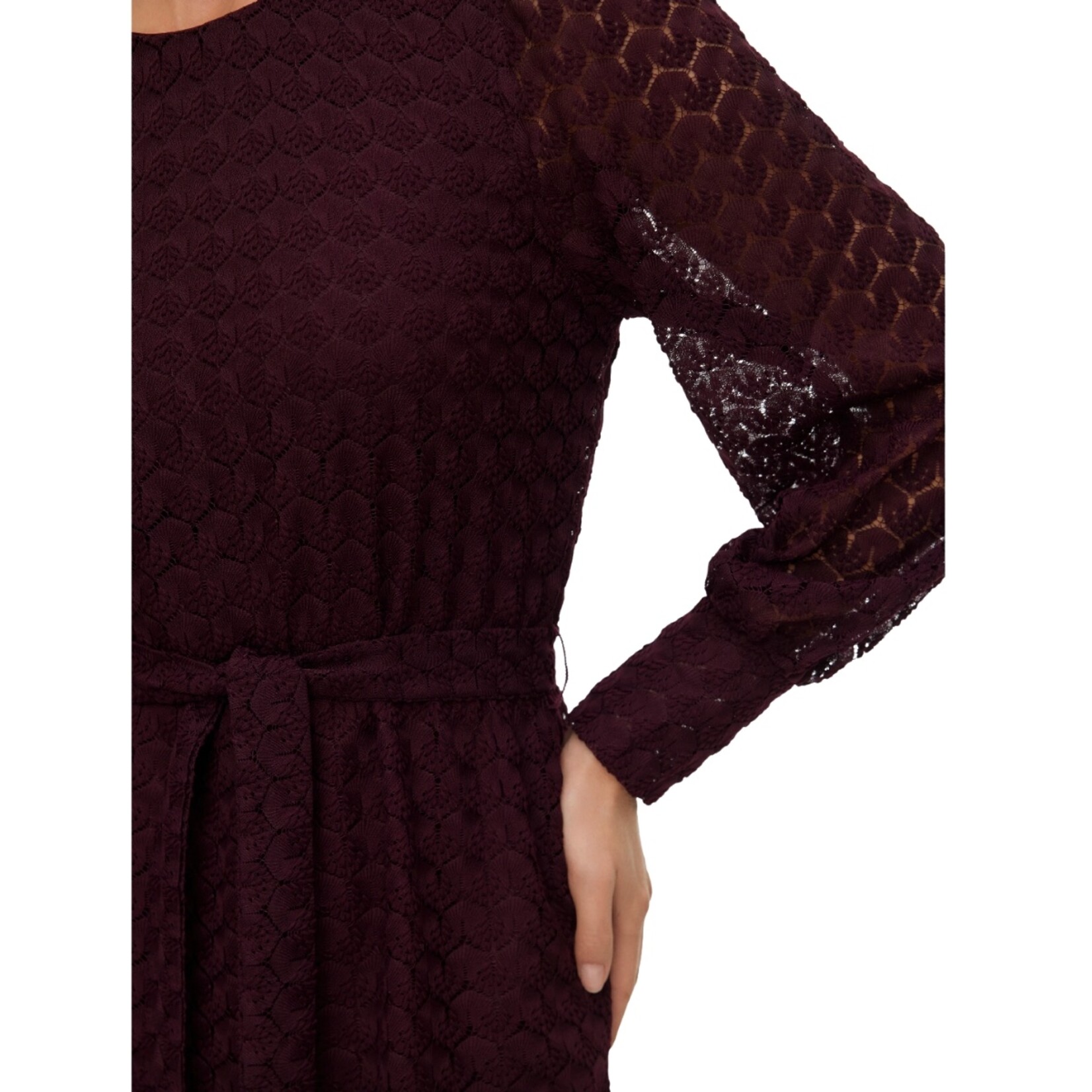 Vero Moda Blaire Lace Dress - Winetasting