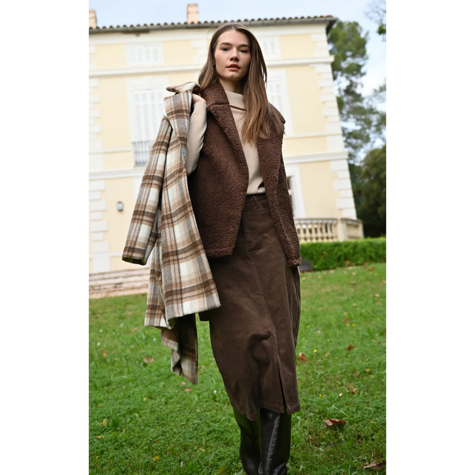 Molly Bracken Colby Teddy Vest - Chestnut