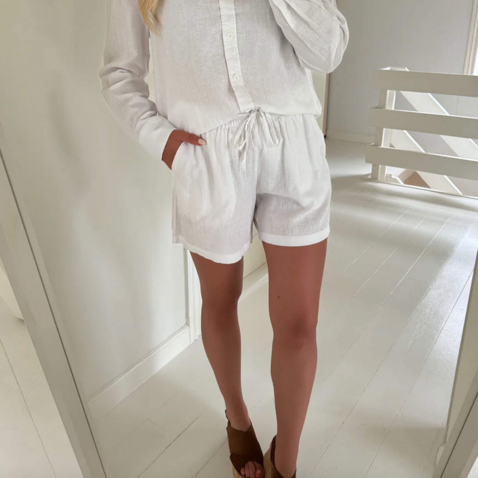 Vero Moda Cali Linen Shorts - Snow White