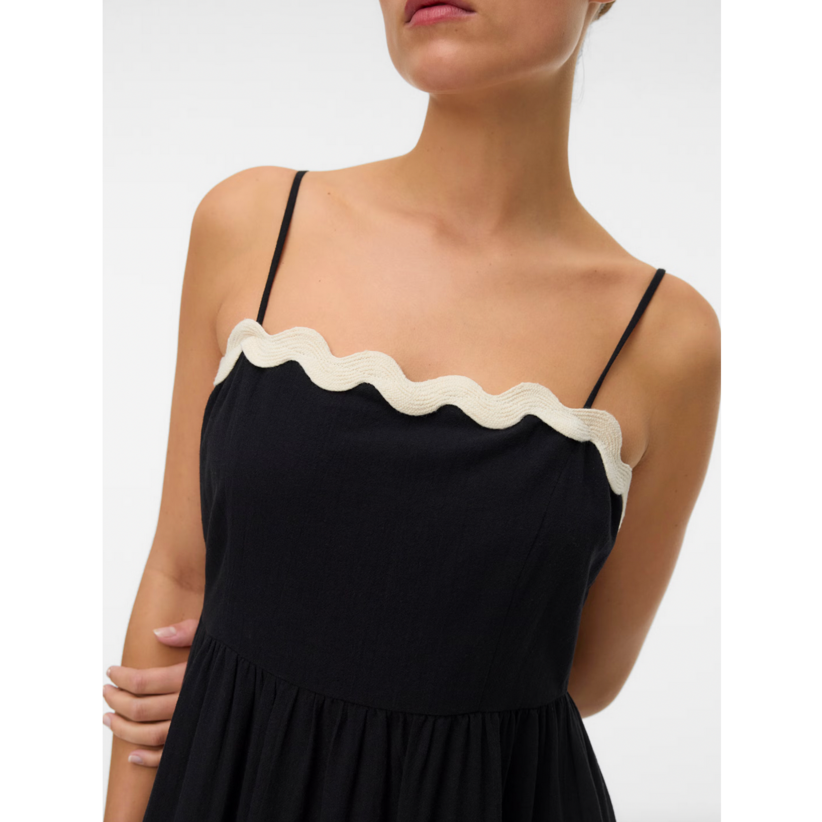 Vero Moda Savannah Scalloped Dress - Black