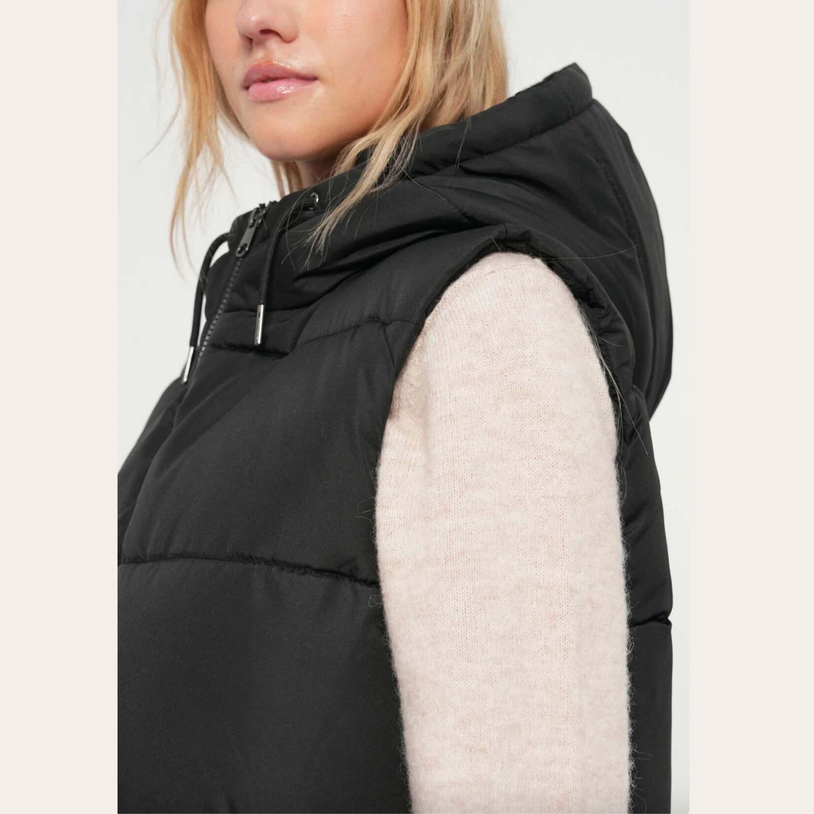 Vero Moda Aspen Long Puffer Vest - Black