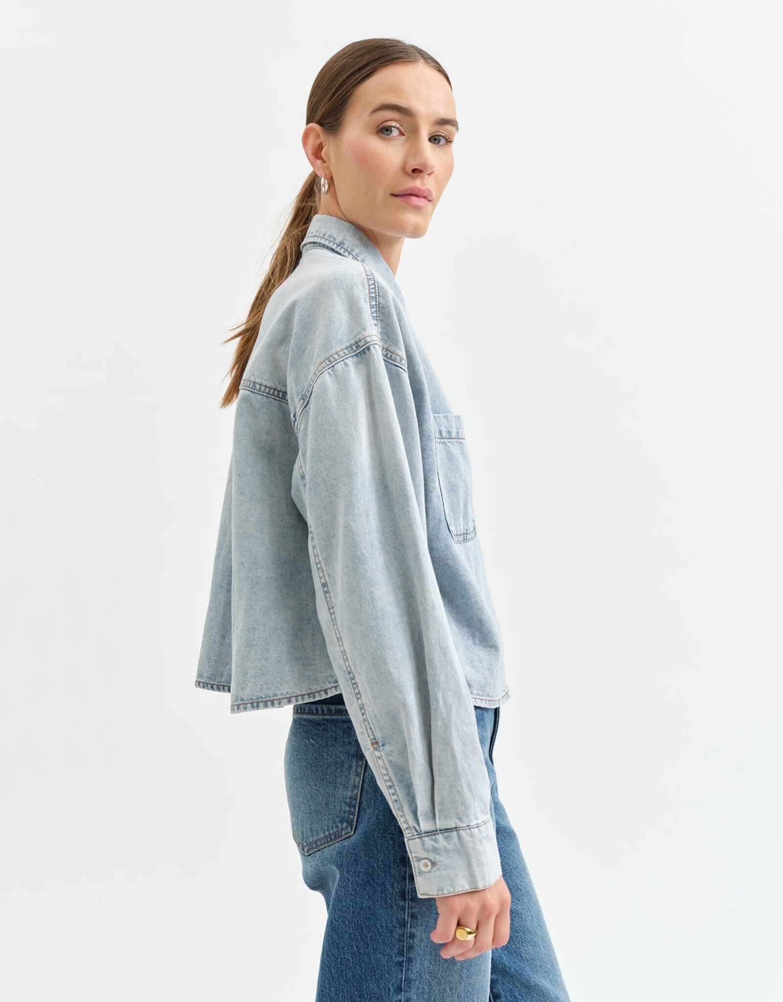 Daze The Editor Cropped Button Up