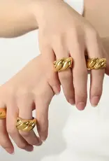 Hoop La Double Croissant Chunky Ring