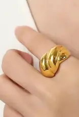 Hoop La Double Croissant Chunky Ring