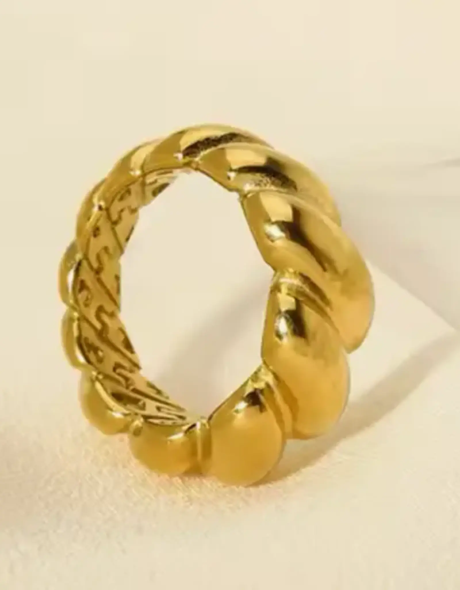 Hoop La Croissant Rope Chunky Ring
