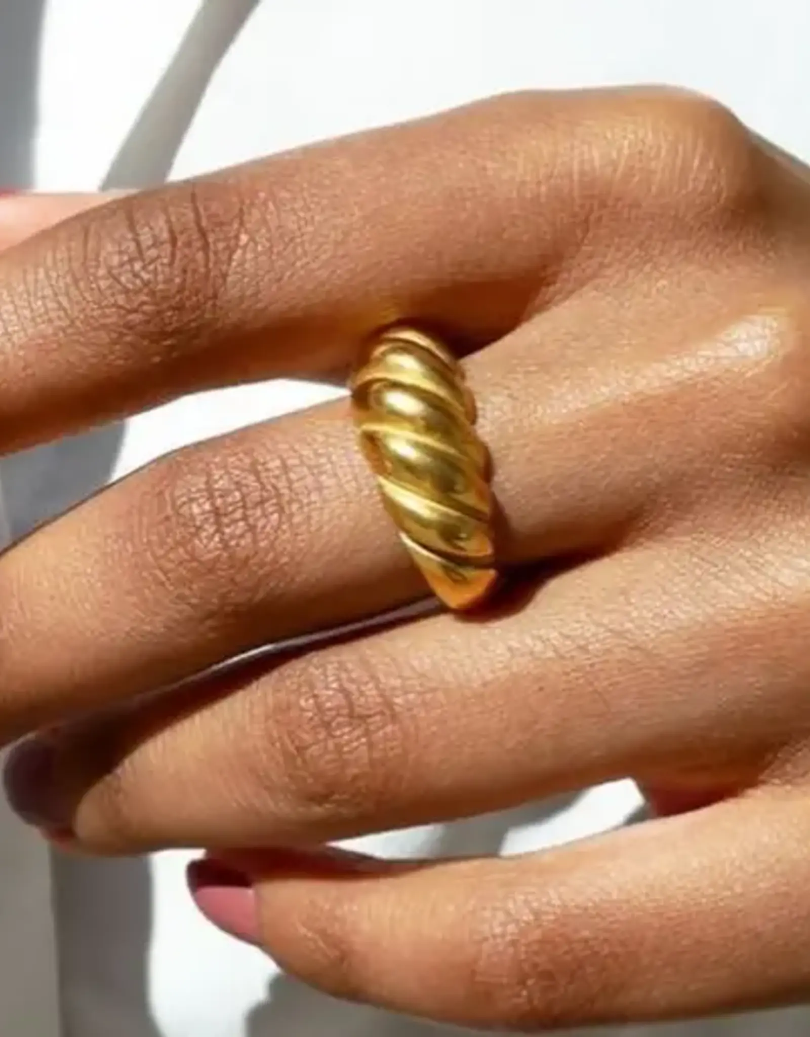 Hoop La Croissant Rope Chunky Ring