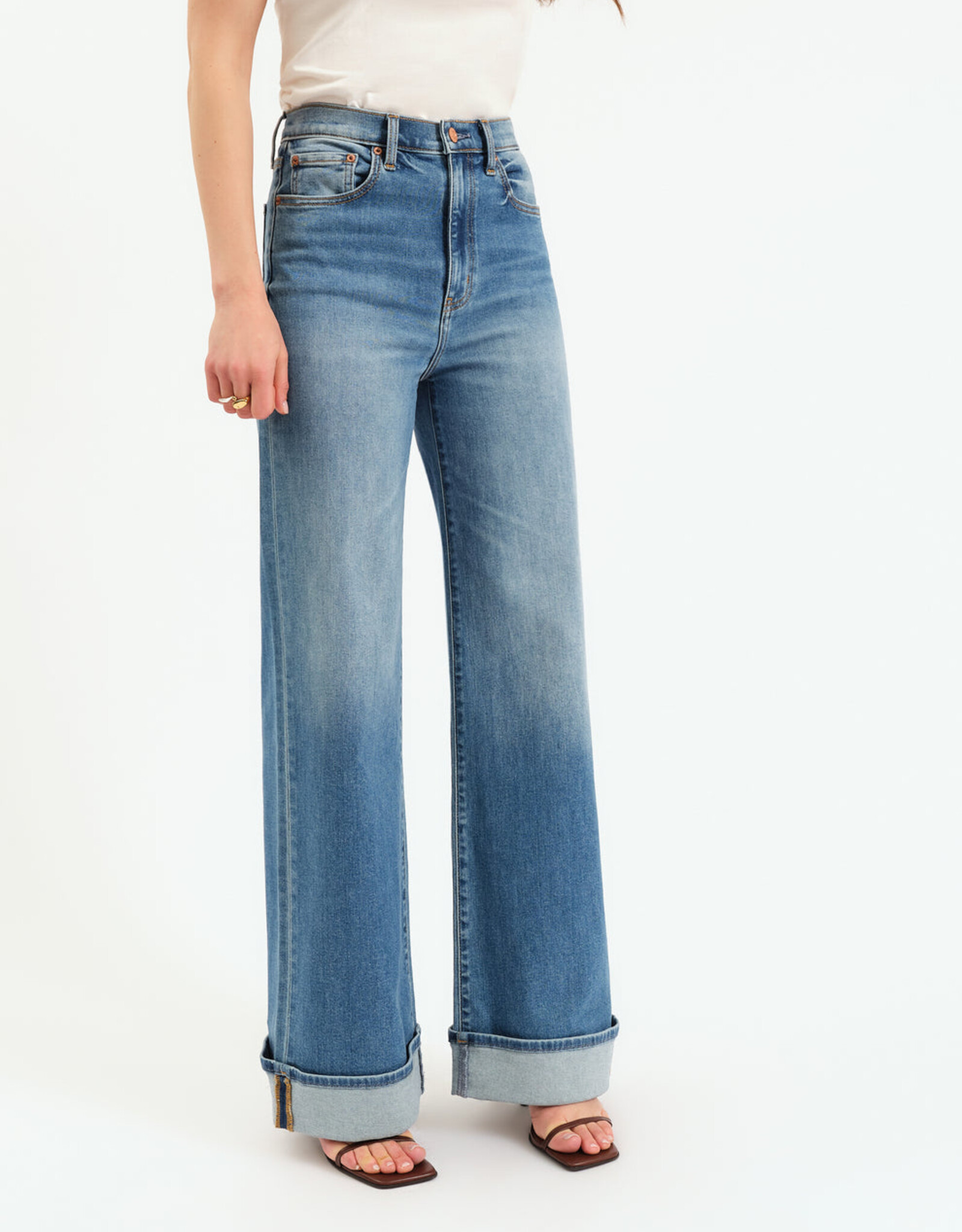 Daze Far Out Hi Wide