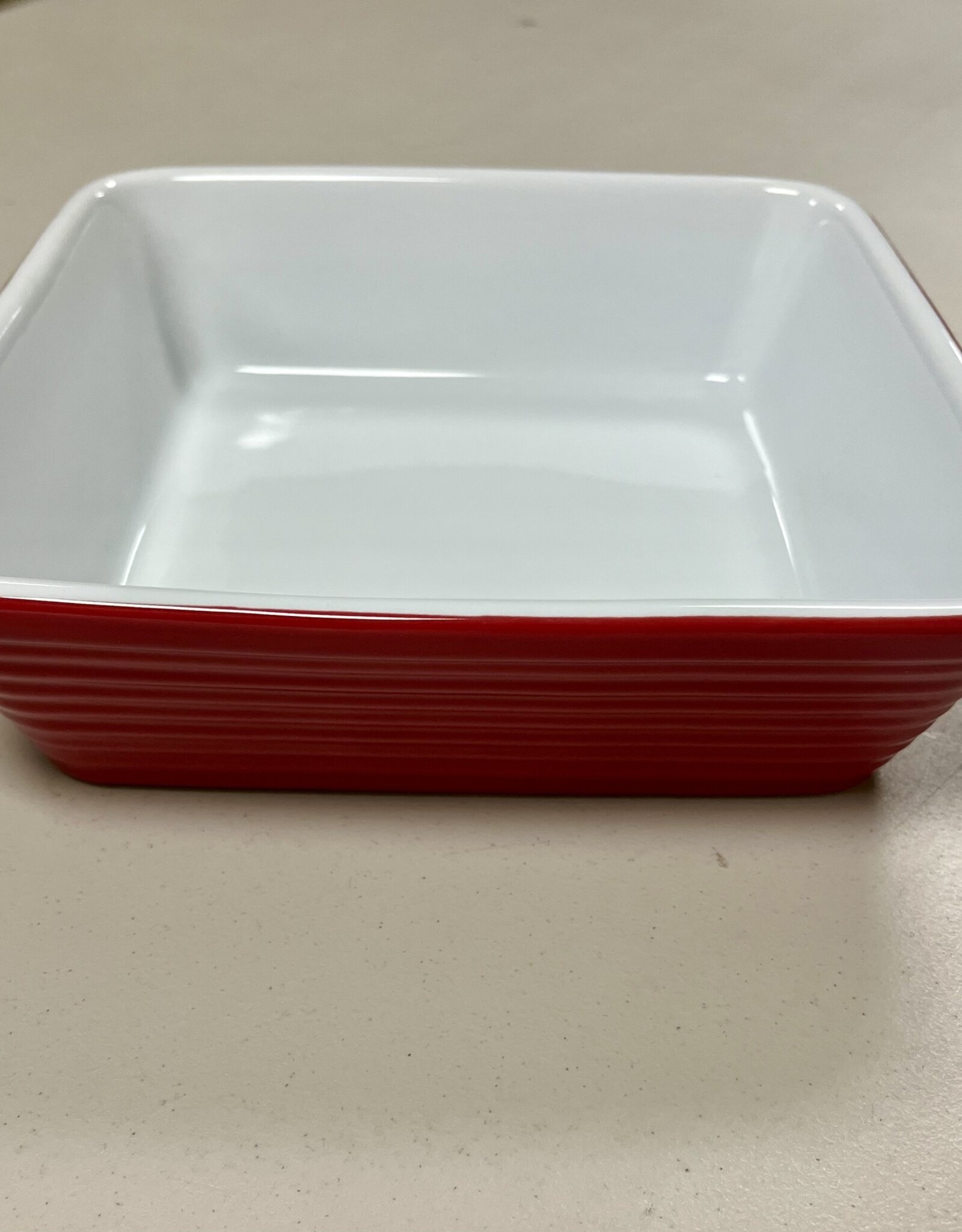 Kitchen BIA - Square Horiztal Baker Red