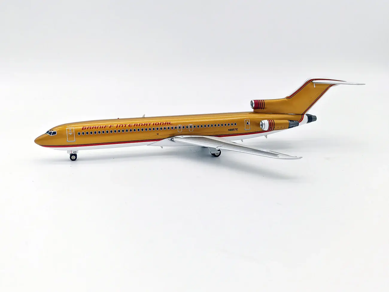 Model: Braniff International Boeing 727-225 1/200 - Planewear