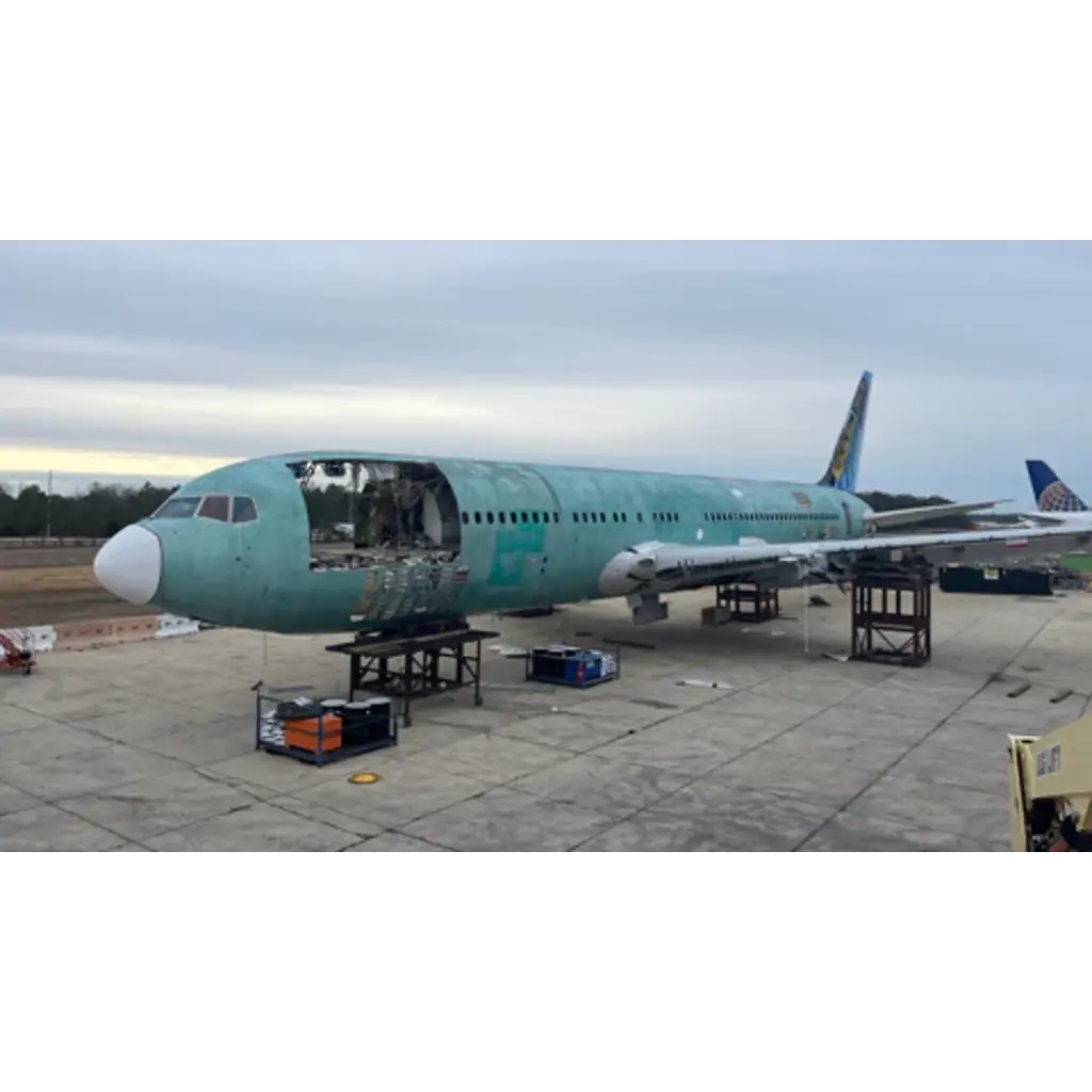 Plane Tag United Boeing 767 Bare Metal Green