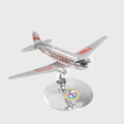 WHTDH- TWA DC3 with Stand Desktop Model