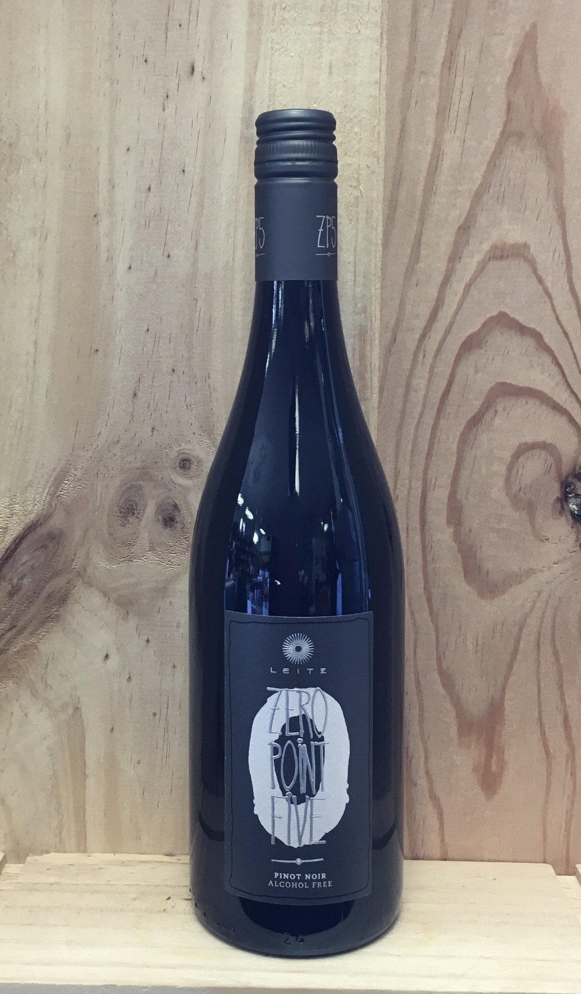 Leitz Eins Zwei Zero Point Five NonAlcoholic Pinot Noir Campus Fine