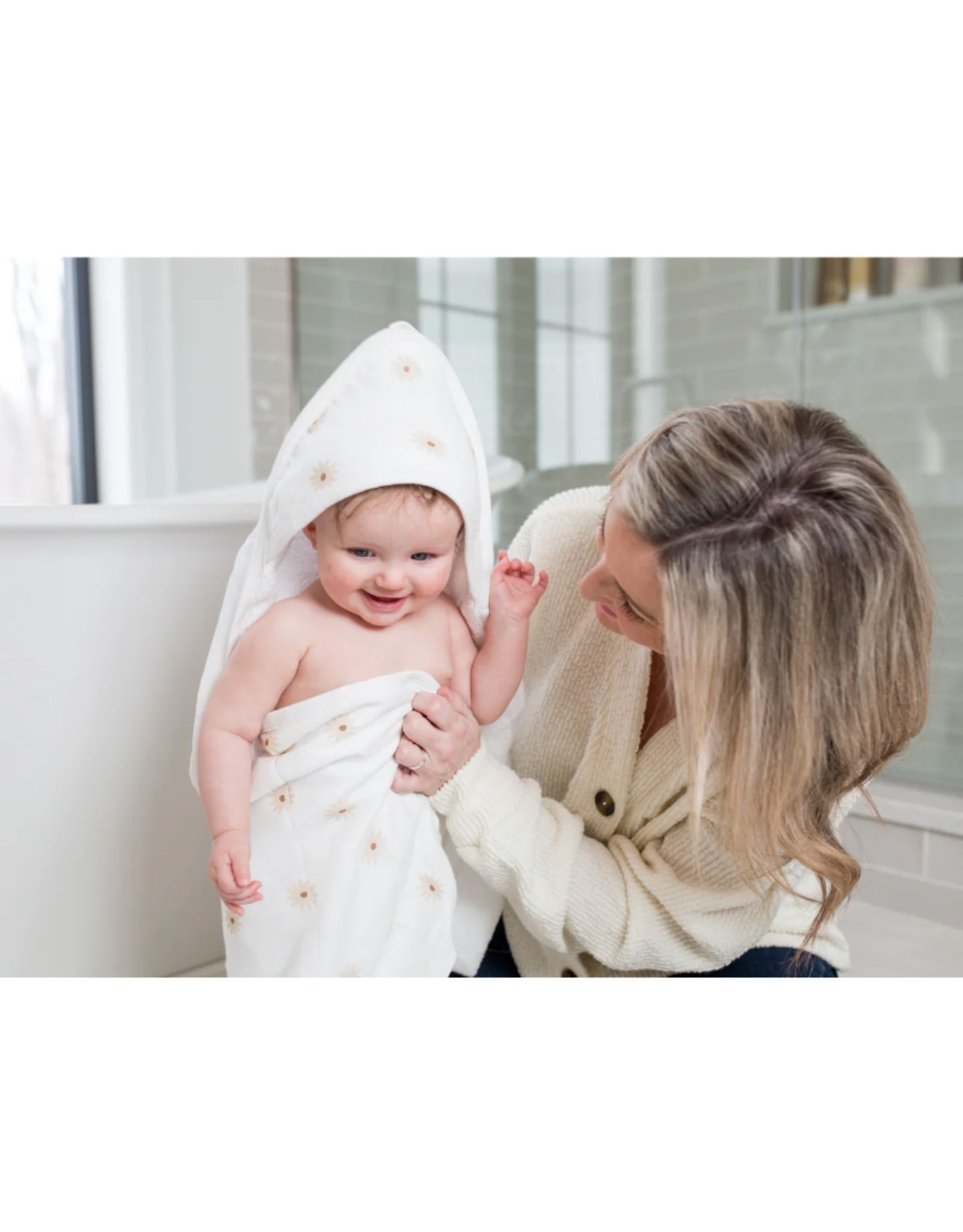 Lulujo Baby Hooded Towel, Daises