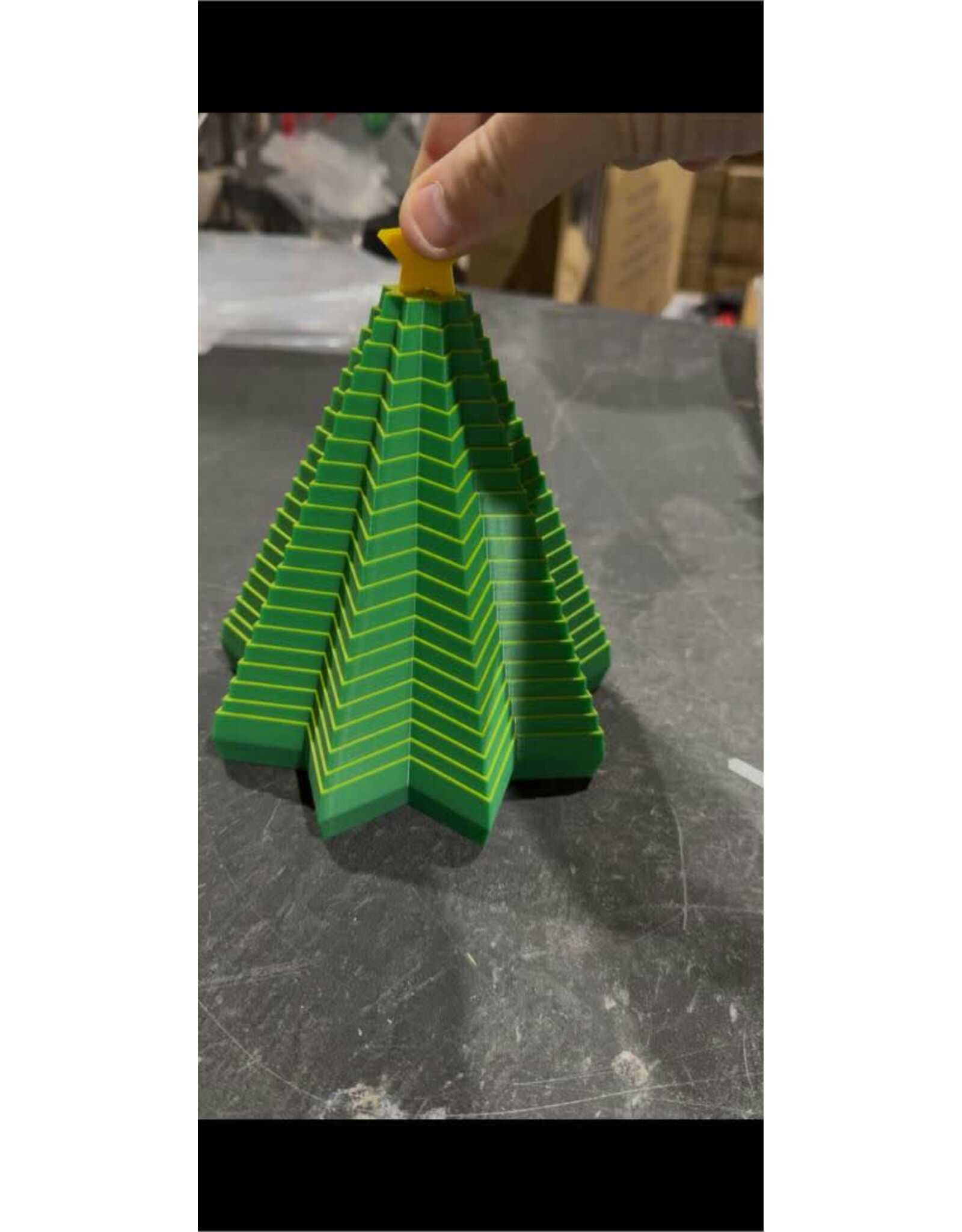 PyeGames 3D XL Collapsing Christmas Tree