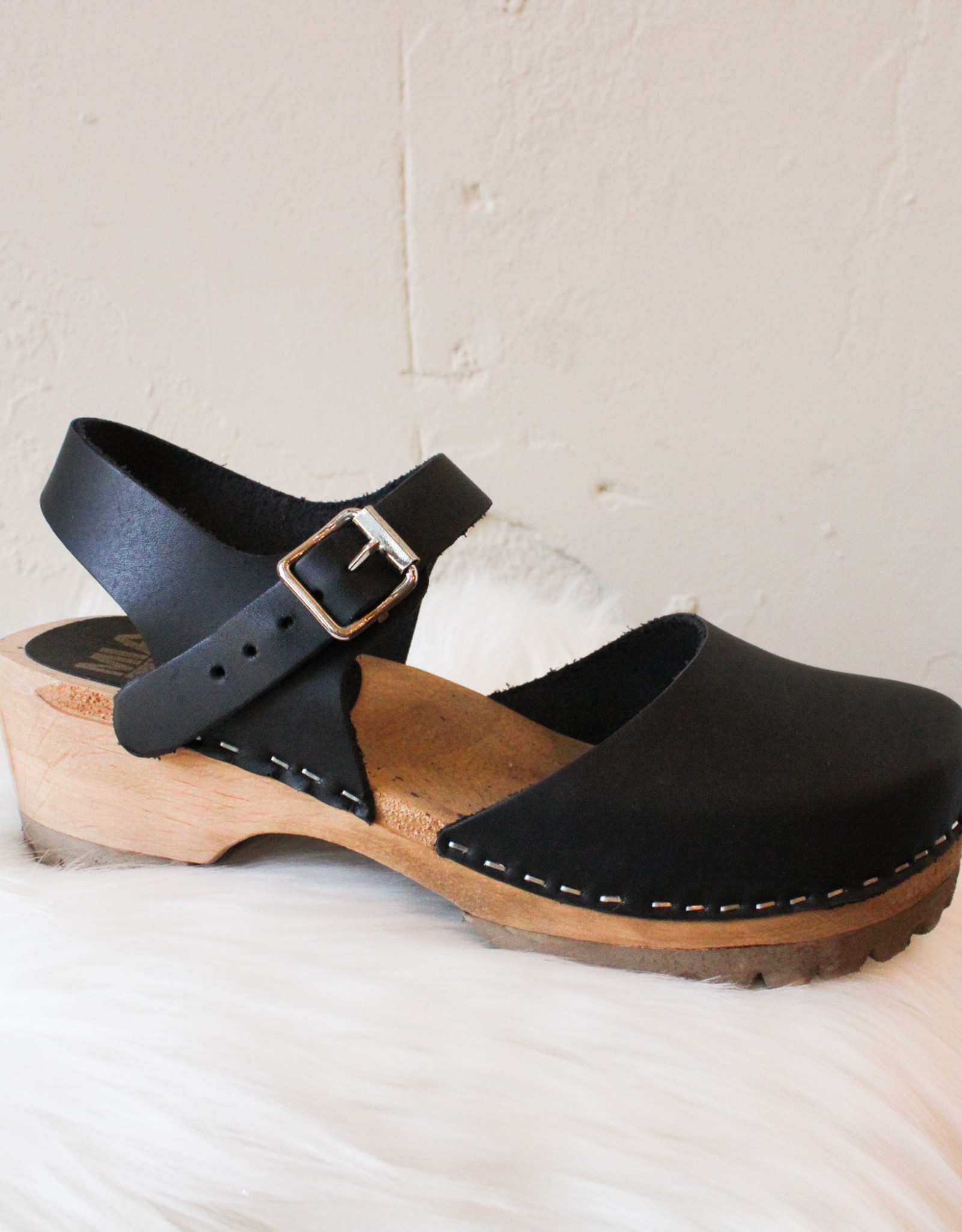 mia clogs