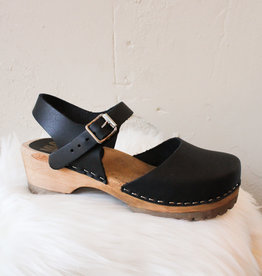 mia betty clog