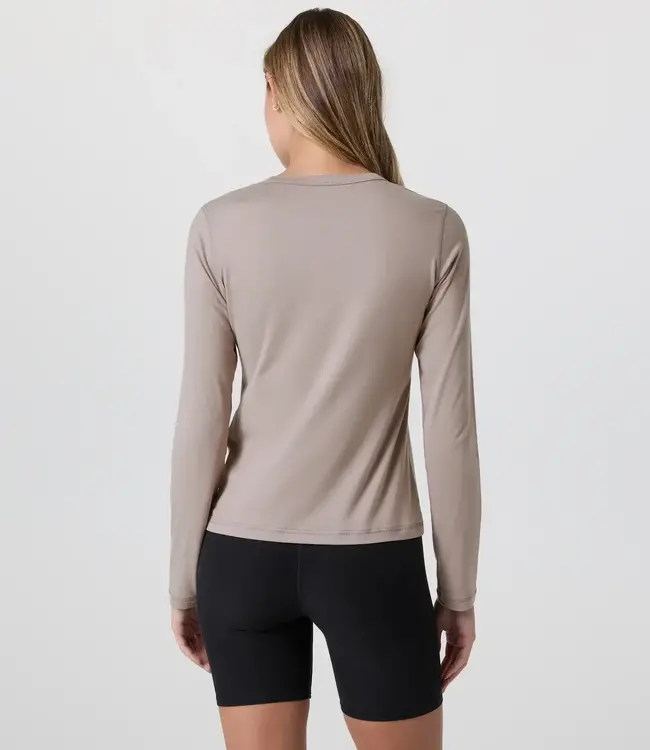 Vuori Lux Crew LS Tee, PGG