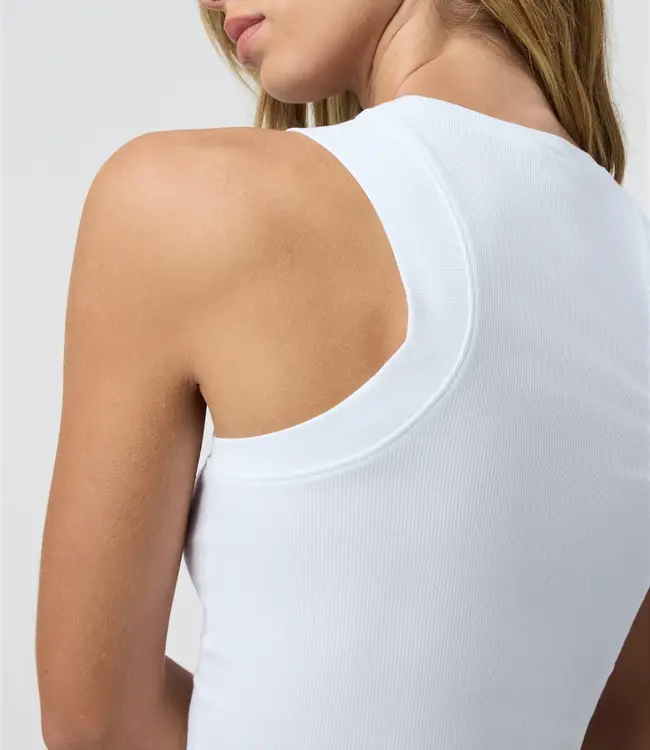 Vuori Pose Modern Tank, WHT