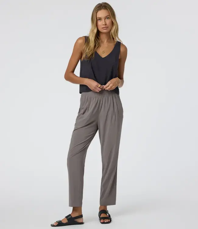 Vuori Villa Cropped Tank, BLK