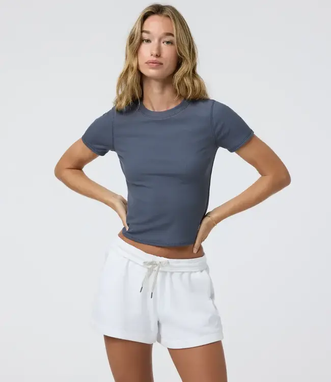 Vuori Pose Fitted Tee, AZR