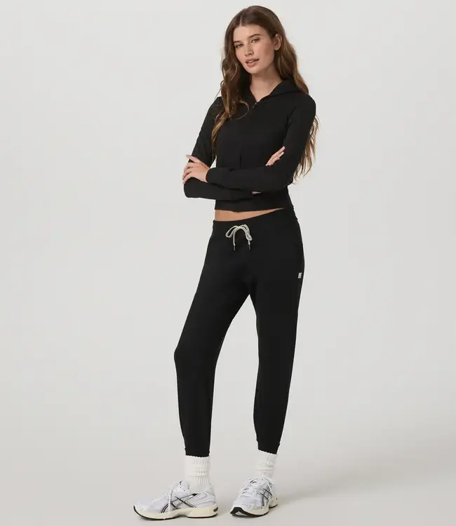 Vuori Performance DreamKnit Long Jogger Pant in Black Heather