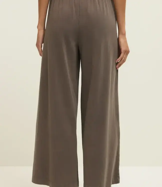 ZSupply Scout Cotton Jersey Relaxed Flare Pant in Perfectly Taupe