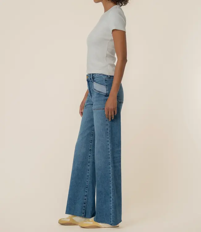 Kut from the Kloth Maya High Rise Wide Leg Stretch Jean in Success Wash