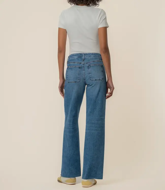 Kut from the Kloth Maya High Rise Wide Leg Stretch Jean in Success Wash