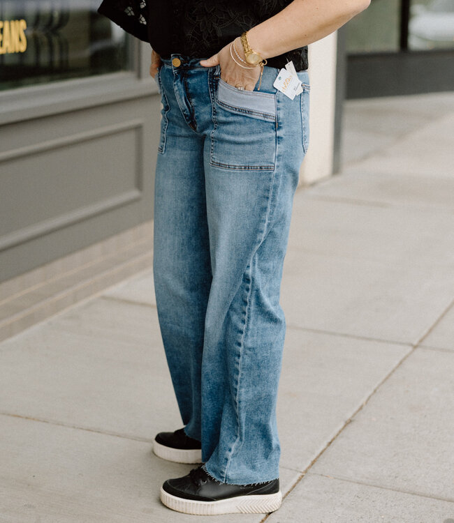 Kut from the Kloth Maya High Rise Wide Leg Stretch Jean in Success Wash