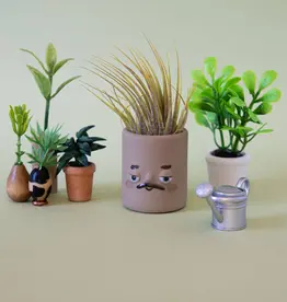 Friend Assembly Friendly Planter Keith Sand