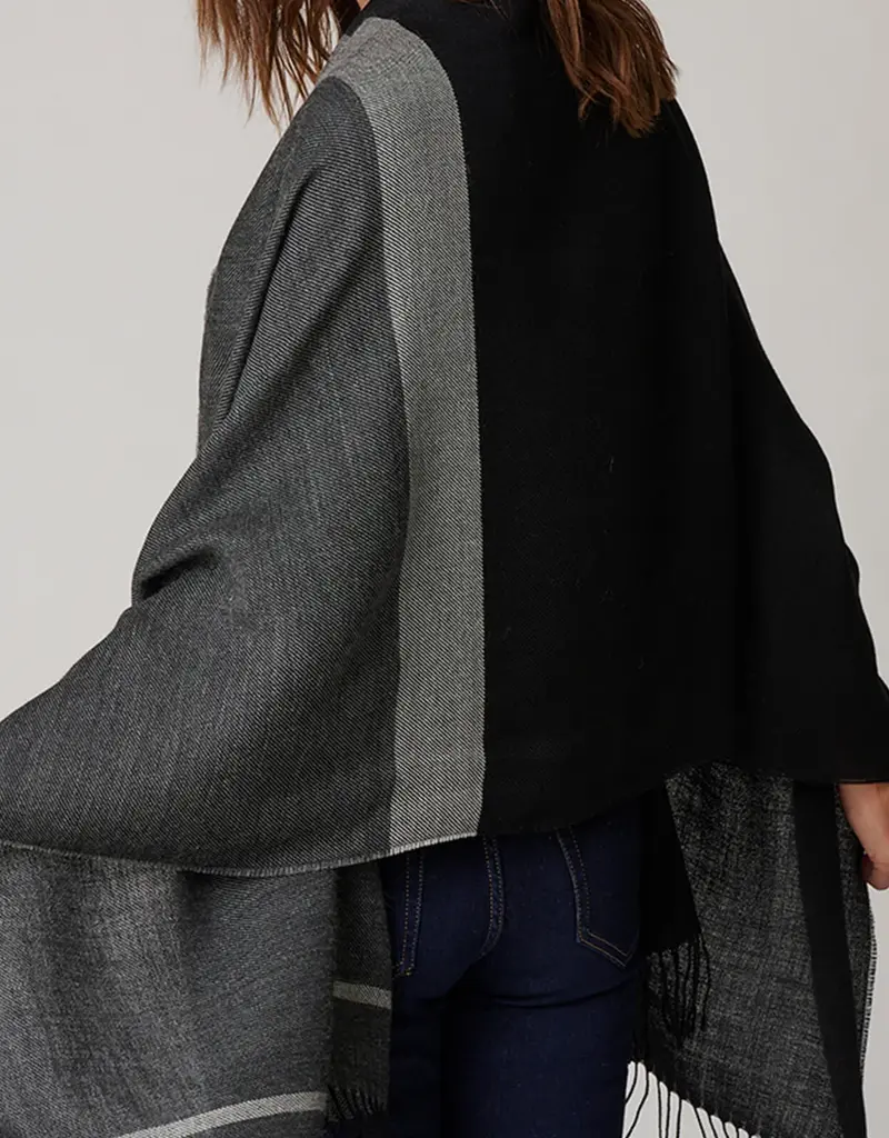 Pacas Pacas Shawl Black Color Block