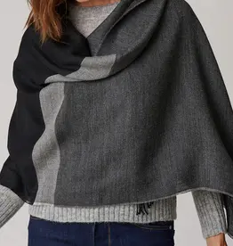 Pacas Pacas Shawl Black Color Block