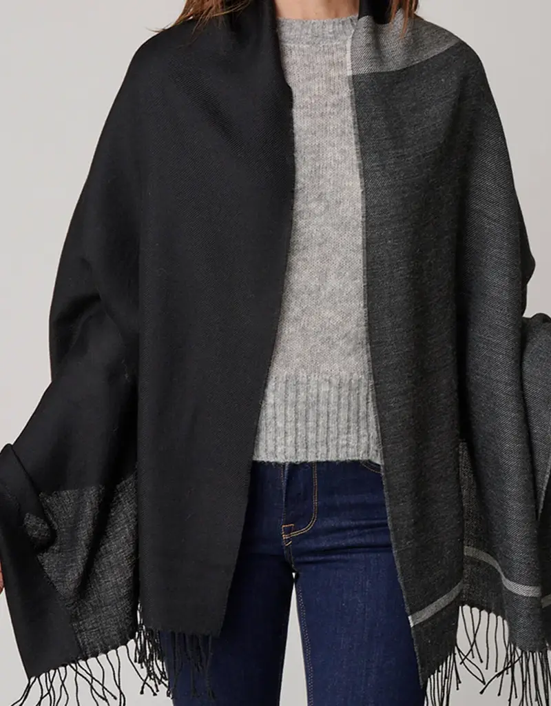 Pacas Pacas Shawl Black Color Block