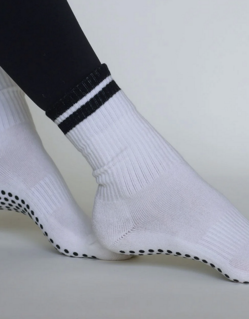 California Grip Socks The Classic Grip Socks- Black Stripes